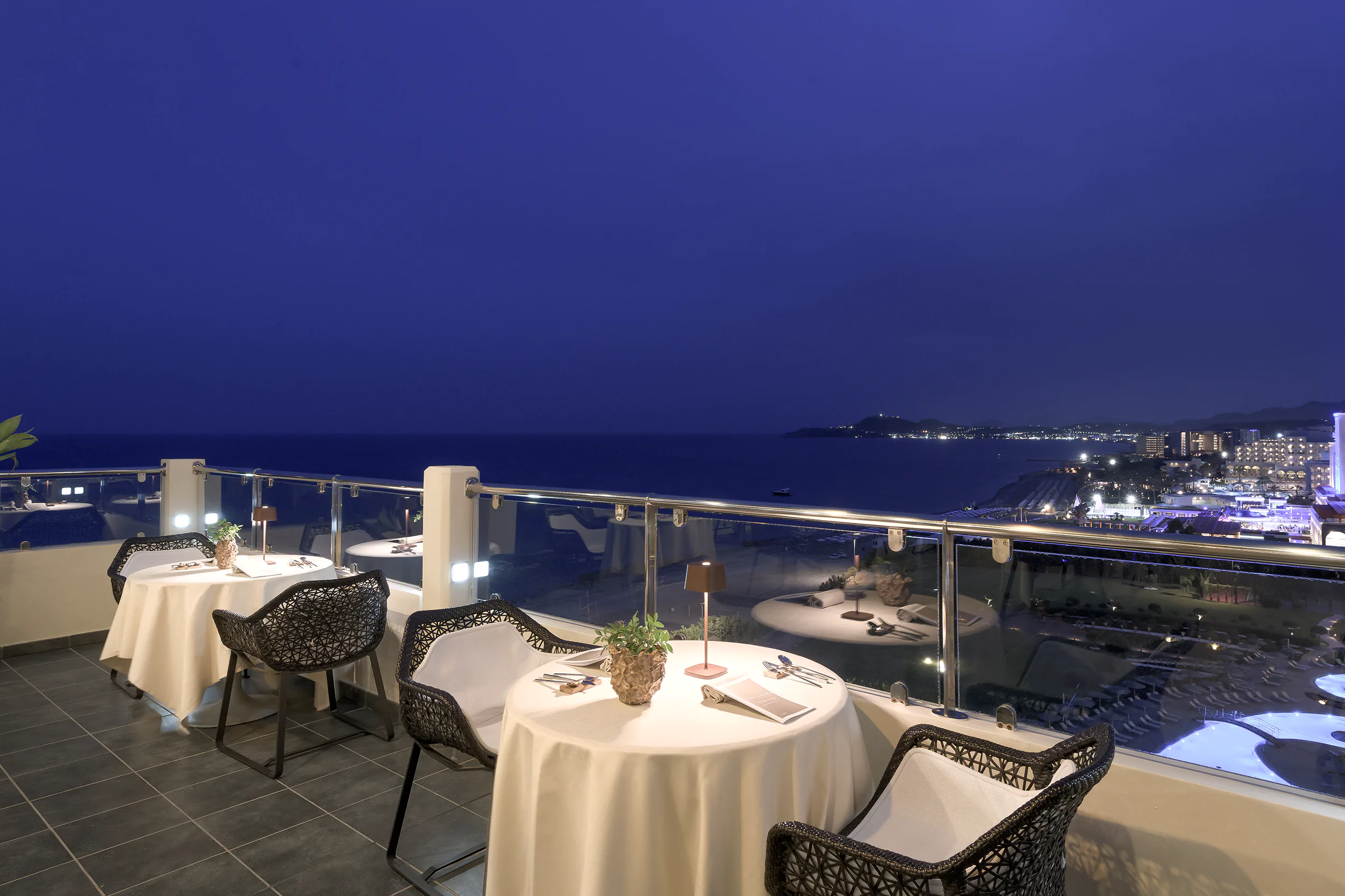 noble restaurant 2500b
